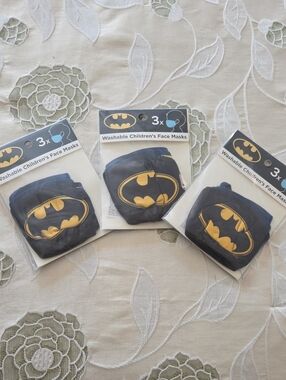 🌟Bundle Of 9 Batman Kids Reusable Face Masks – Black / Yellow Logo (3 -3 Packs)